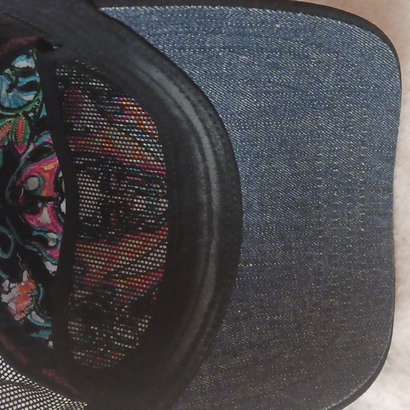 Ed Hardy trucker hat - Picture 4 of 6